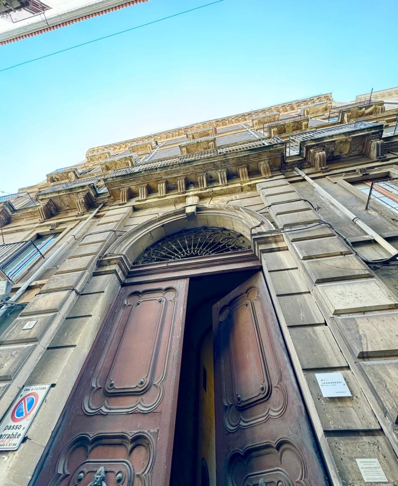 Appartamento Duomo Leonardo31 Dimora Di Charme Aeroporto di Catania Fontana Rossa Esterno foto